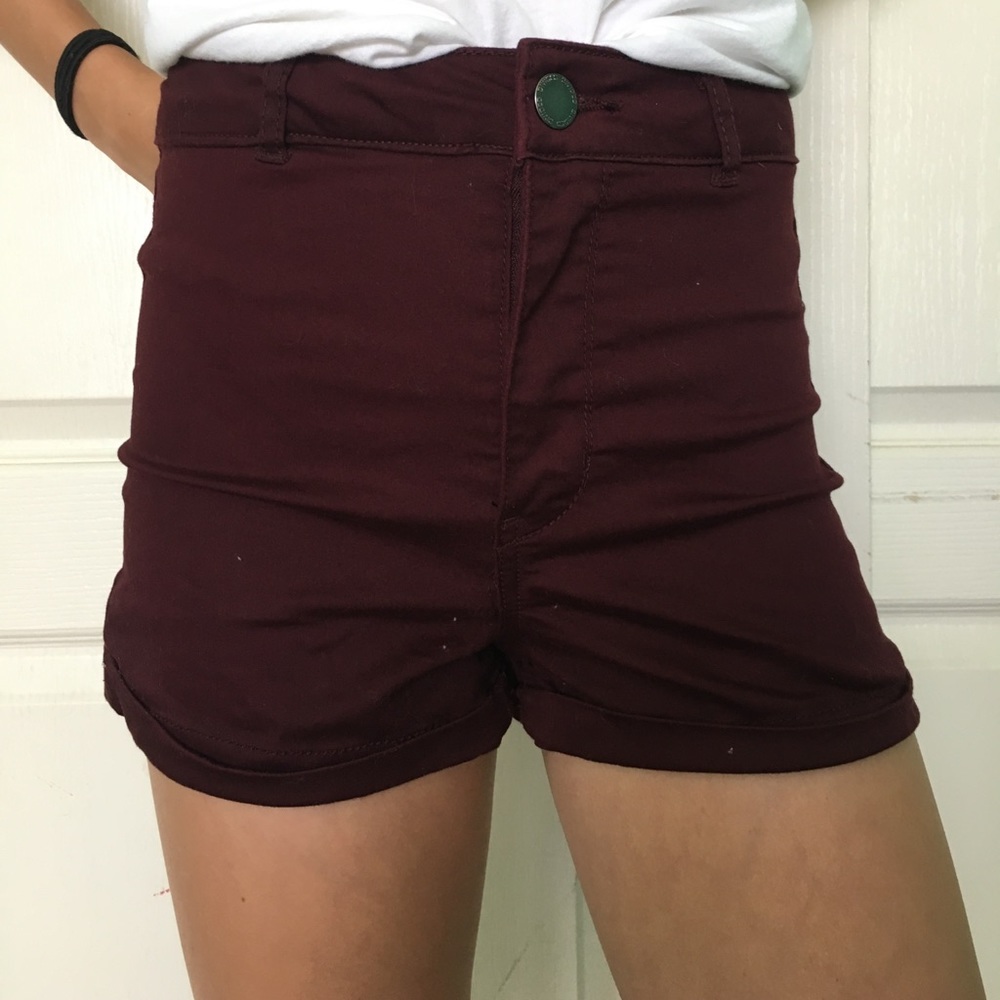 High waisted maroon shorts